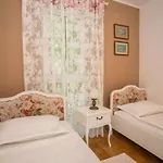펜션 With 2 Bedrooms 포레치