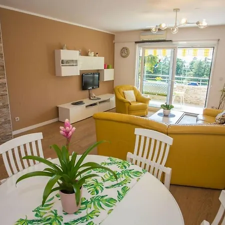 Nyaraló With 2 Bedrooms *